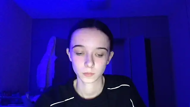 Emilia Light online show from November 7, 2025, 6:24 am