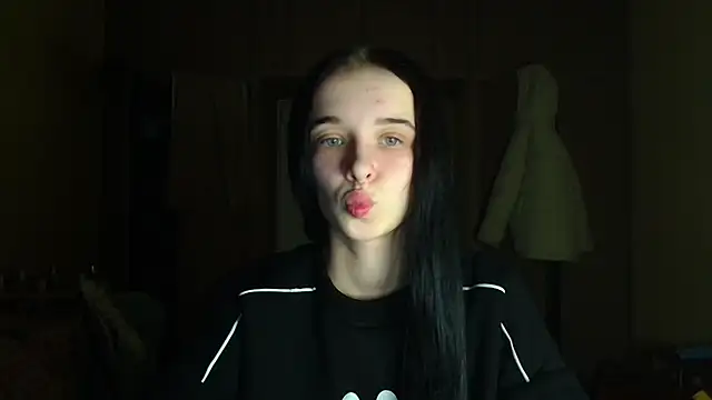 Emilia Light online show from January 9, 2026, 2:53 pm