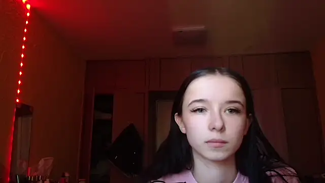 Emilia Light online show from April 22, 2026, 6:38 am