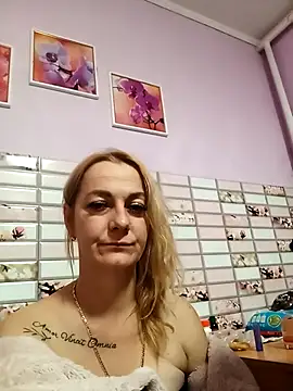 KelsiDylan online show from February 15, 2026, 7:43 pm