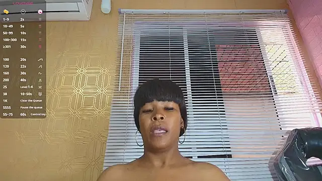 Layla lell online show from May 13, 2026, 12:35 pm