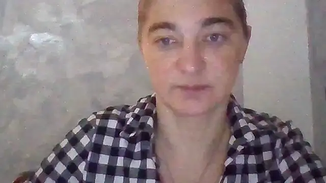 Snapshot of GoldenAngelMilf chatting on October 25, 2025, 6:43 am GoldenAngelMilf online show from October 25, 2025, 6:43 am