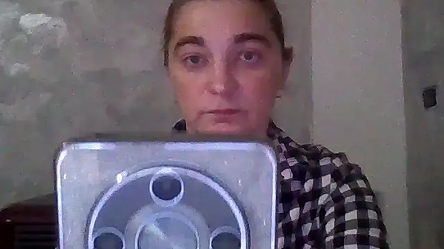 Snapshot of GoldenAngelMilf chatting on November 14, 2025, 3:55 pm GoldenAngelMilf online show from November 14, 2025, 3:55 pm