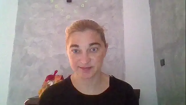 Snapshot of GoldenAngelMilf chatting on December 19, 2025, 11:06 am GoldenAngelMilf online show from December 19, 2025, 11:06 am