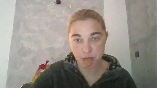 Snapshot of GoldenAngelMilf chatting on December 20, 2025, 7:37 am GoldenAngelMilf online show from December 20, 2025, 7:37 am