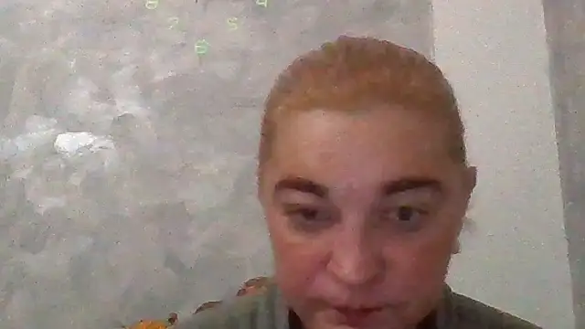 Snapshot of GoldenAngelMilf chatting on January 6, 2026, 5:33 am GoldenAngelMilf online show from January 6, 2026, 5:33 am