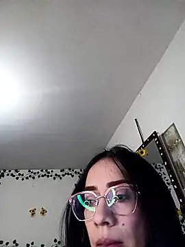 Snapshot of YaraDuartee chatting on January 16, 2026, 2:15 am YaraDuartee online show from January 16, 2026, 2:15 am