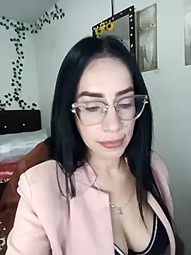 Snapshot of YaraDuartee chatting on February 9, 2026, 11:53 pm YaraDuartee online show from February 9, 2026, 11:53 pm