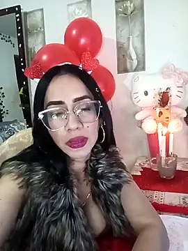 Snapshot of YaraDuartee chatting on February 15, 2026, 1:02 am YaraDuartee online show from February 15, 2026, 1:02 am