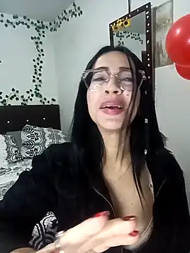 Snapshot of YaraDuartee chatting on February 19, 2026, 1:23 am YaraDuartee online show from February 19, 2026, 1:23 am