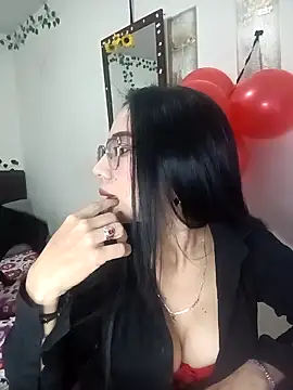 Snapshot of YaraDuartee chatting on February 25, 2026, 1:48 am YaraDuartee online show from February 25, 2026, 1:48 am