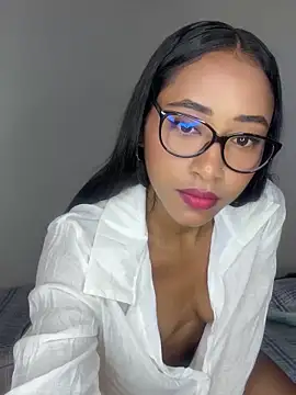 Snapshot of Soleyma_ chatting on September 30, 2025, 1:38 pm Soleyma  online show from September 30, 2025, 1:38 pm