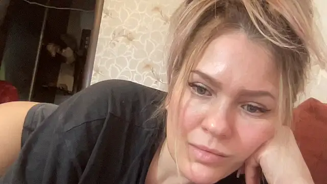 Snapshot of Milysoren chatting on February 28, 2026, 2:18 pm Milysoren online show from February 28, 2026, 2:18 pm