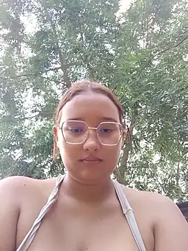 young dairy01 online show from December 22, 2025, 12:02 pm