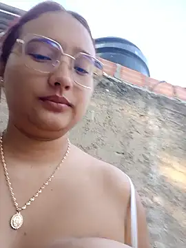 Snapshot of young_dairy01 chatting on January 17, 2026, 12:10 pm young dairy01 online show from January 17, 2026, 12:10 pm