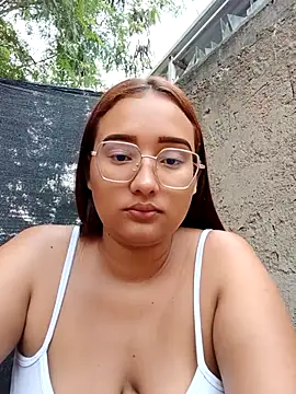 Snapshot of young_dairy01 chatting on February 12, 2026, 12:00 pm young dairy01 online show from February 12, 2026, 12:00 pm