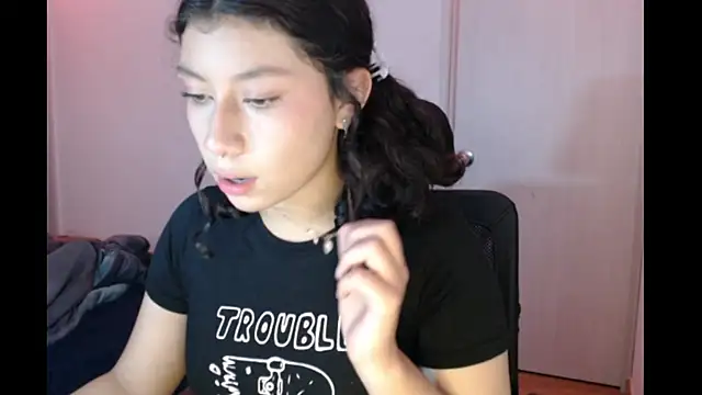 Ivonnybonn online show from November 25, 2025, 5:29 am