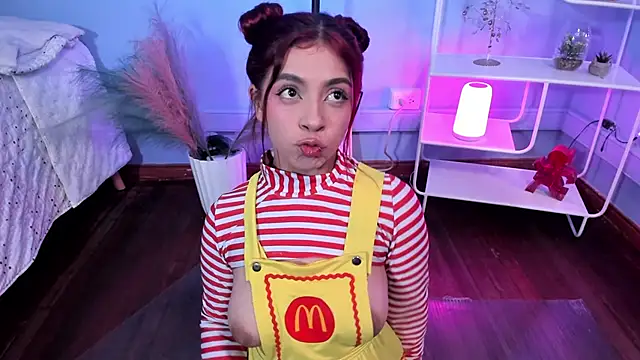 Snapshot of KathiaSaenz_ chatting on October 2, 2025, 3:57 am KathiaSaenz online show from October 2, 2025, 3:57 am