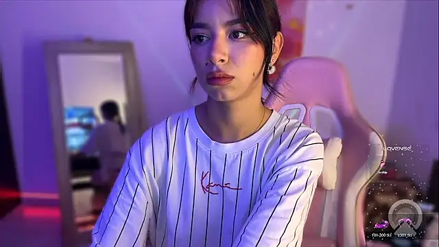 Snapshot of isa_martinexxx chatting on January 15, 2026, 1:21 am isa martinexxx online show from January 15, 2026, 1:21 am