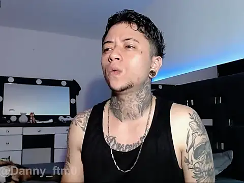 Dannystone2 online show from May 5, 2026, 11:24 pm