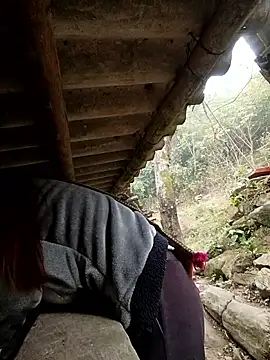 Snapshot of bree-zz chatting on December 16, 2025, 1:21 am bree-zz online show from December 16, 2025, 1:21 am