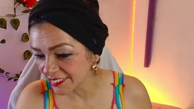 Snapshot of Carol_Miss2 chatting on February 10, 2026, 11:14 am Carol Miss2 online show from February 10, 2026, 11:14 am