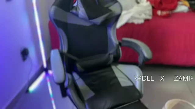 zamir333 online show from March 17, 2026, 10:35 pm