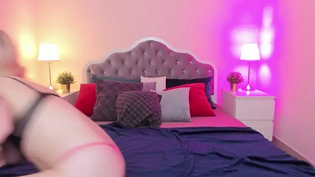 CamillaDreamer online show from November 7, 2025, 6:19 pm