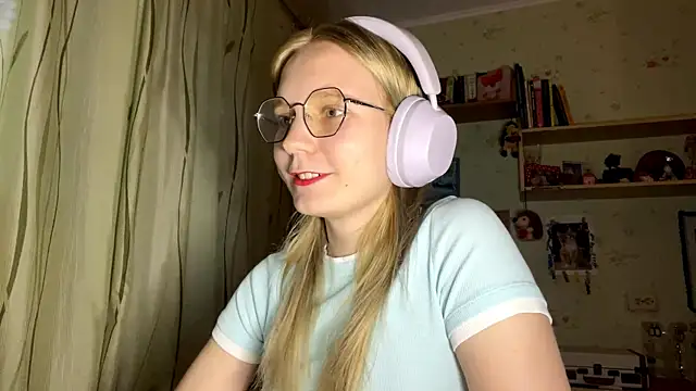 xX Looola Xx online show from September 27, 2025, 2:33 pm