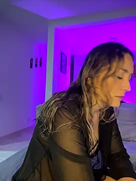 Mariana gom online show from November 12, 2025, 3:29 am