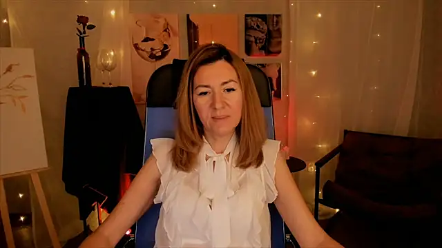 DonnaSmitth online show from December 1, 2025, 12:43 pm