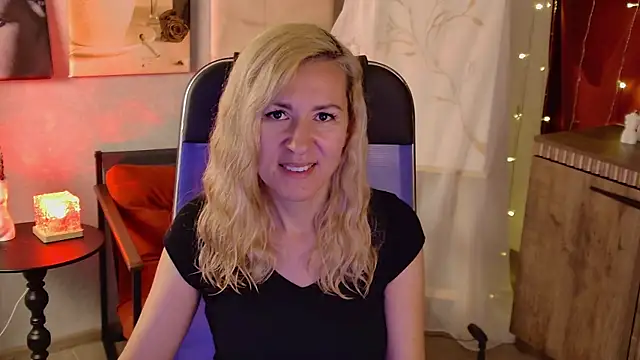 Snapshot of DonnaSmitth chatting on July 2, 2026, 9:32 pm DonnaSmitth online show from July 2, 2026, 9:32 pm