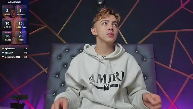 Lian Miller1  online show from November 14, 2025, 12:26 pm