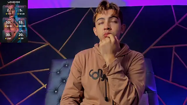 Lian Miller1  online show from January 12, 2026, 12:32 pm