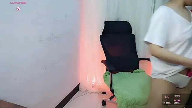 NEWONETO online show from October 2, 2025, 1:07 pm