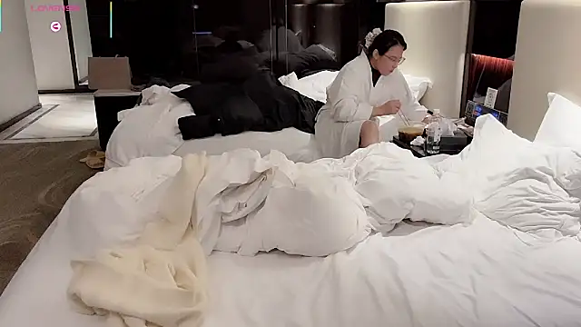 NEWONETO online show from December 23, 2025, 10:46 am