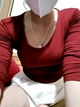 LenaCii online show from November 12, 2025, 4:57 am