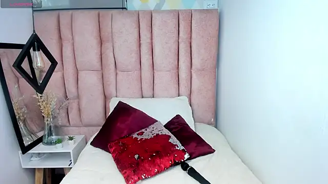 Issa Milf   online show from May 20, 2026, 1:50 pm