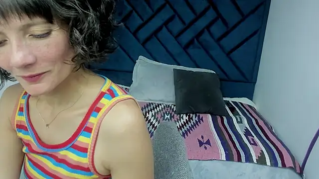 Valery More   online show from October 27, 2025, 7:07 pm