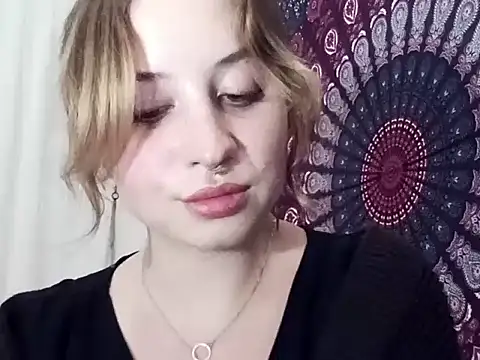 Snapshot of AdalynKiss chatting on October 17, 2025, 6:54 pm AdalynKiss online show from October 17, 2025, 6:54 pm