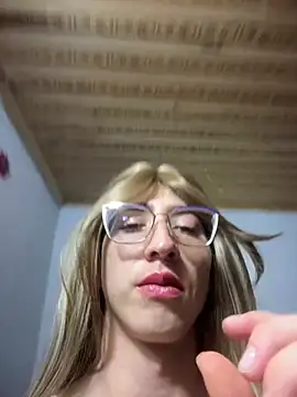 NICOLLE  12 online show from November 20, 2025, 8:52 pm