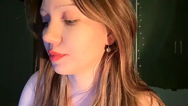 EmiIyKitty online show from October 27, 2025, 8:13 pm