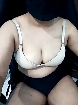 Snapshot of nakedqueen4u chatting on October 10, 2025, 6:40 pm nakedqueen4u online show from October 10, 2025, 6:40 pm