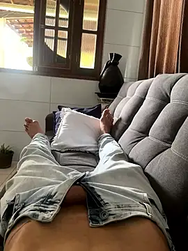 MCLZK online show from January 8, 2026, 5:48 pm