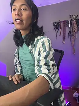 MadamLeRouge online show from November 5, 2025, 11:38 pm