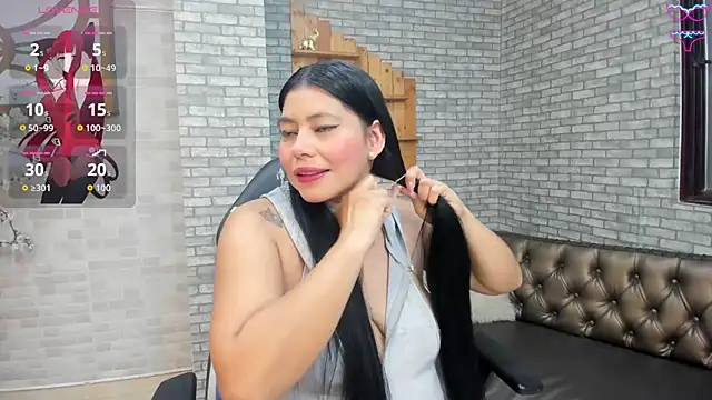 Alisonn Doll online show from November 16, 2025, 12:22 pm