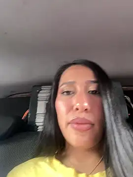 Amelia Rivas online show from April 8, 2026, 3:45 pm