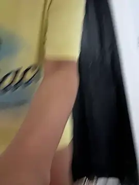 Amelia Rivas online show from April 15, 2026, 2:18 am