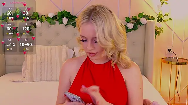Snapshot of EllyLinn chatting on April 14, 2026, 5:08 pm EllyLinn online show from April 14, 2026, 5:08 pm