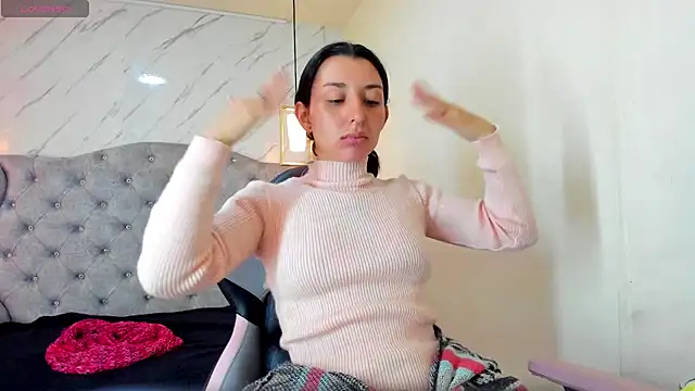 Snapshot of Iris__77 chatting on October 14, 2025, 6:20 pm Iris 77 online show from October 14, 2025, 6:20 pm